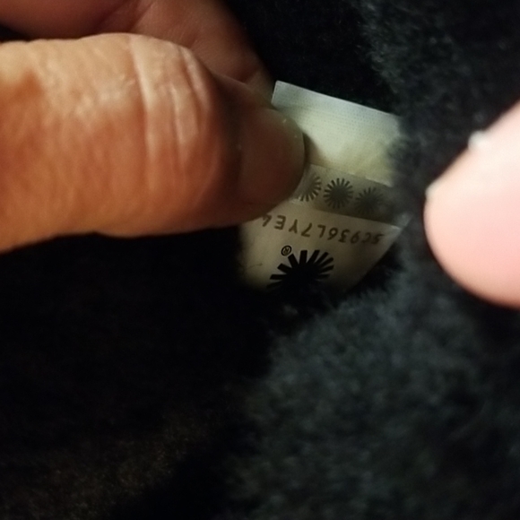 UGG Bailey Button Boots - Picture 15 of 16